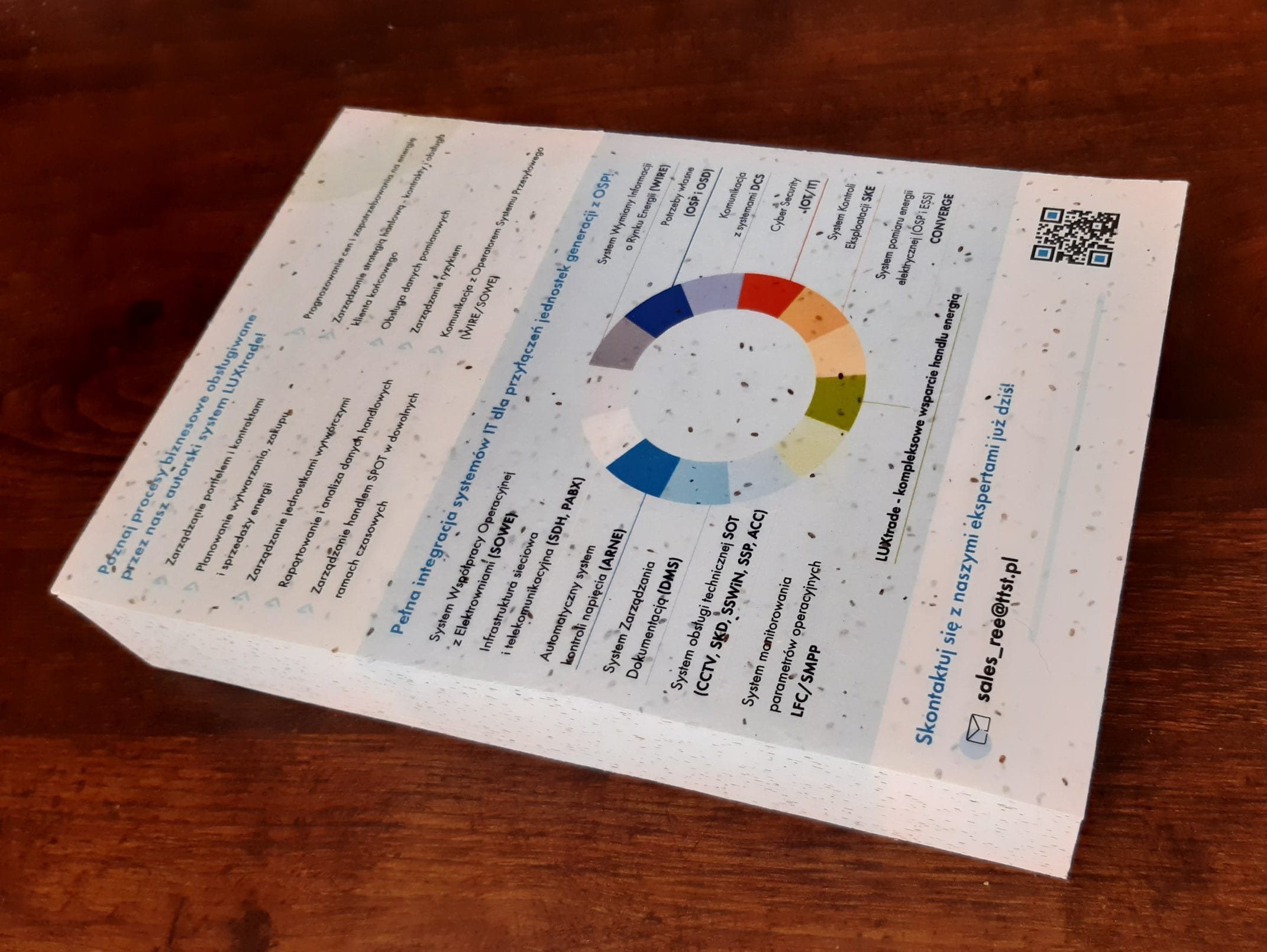 Stapel A4-Flyer, gedruckt auf Samenpapier